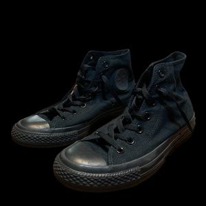 Unisex all black high top converse